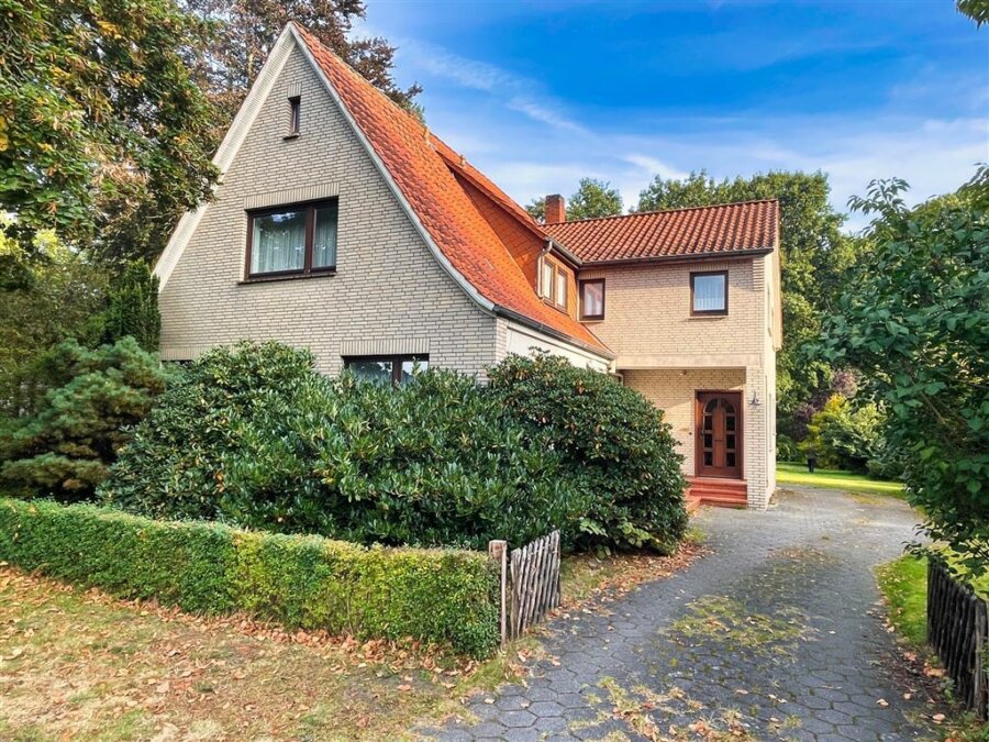 Großes Zweifamilienhaus in schöner Lage von Ottersberg, 28870 Ottersberg b Bremen, Zweifamilienhaus